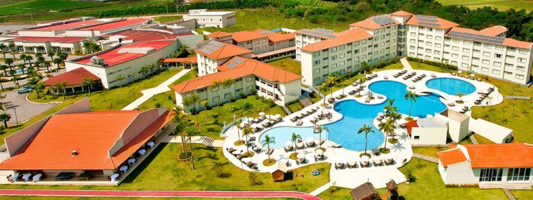 Tauá Resort Atibaia: hospedagem com pensão completa próxima à SP